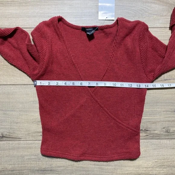Forever 21 Womens Cropped Long‎ Sleeve Faux Wrap Top Size Large Red - Picture 2 of 9